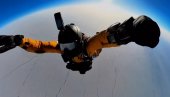 PRVI SKOK NA SVETU IZ STRATOSFERE NA SEVERNI POL: Fizički je nemoguće da čovek bude u stratosferi bez posebne opreme (FOTO/VIDEO)