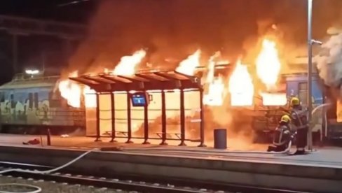 ВАНДАЛСКИ НАПАД НА БГ ВОЗ: Србија воз - Ватрогасци се још увек боре са ватром