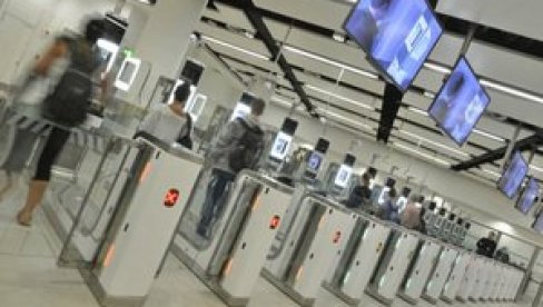 SKENER ČITA ČETIRI PUTA BRŽE:  Od juna na "Tesli" automatski pregled pasoša