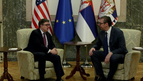 POČEO SASTANAK: Predsednik Vučić se sastao sa DŽejmsom O
