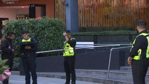 MLADIĆ IZBODEN ISPRED KAFIĆA U SRED BELA DANA: Novi incident u Australiji, napadač u bekstvu (VIDEO)