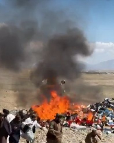 TALIBANI NA DELU: Pogledajte kako se u Avganistanu uništava alkohol i droga (VIDEO)