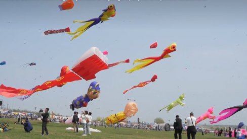 FESTIVAL ZMAJEVA U KINI: Pogledajte nebo u Vejfangu ispunjeno živopisnim karakterima (VIDEO)