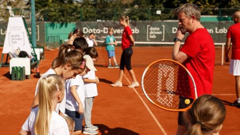 ТК ЦРВЕНА ЗВЕЗДА: Виктор Троицки на отварању бесплатне школе тениса