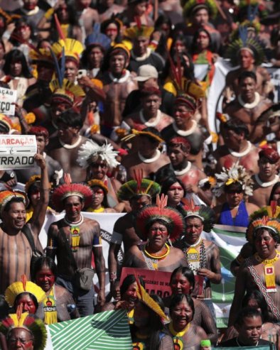 ZAŠTITITE NAŠA PRAVA: U Brazilu protest hiljada starosedelaca protiv vlade (FOTO)
