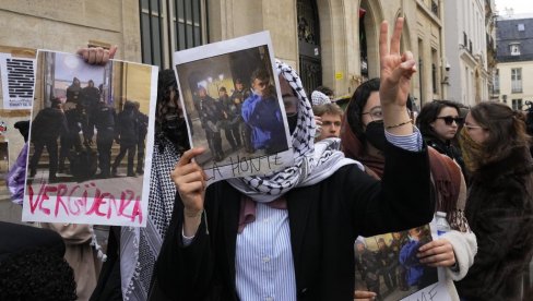 СТУДЕНТИ БЛОКИРАЛИ ПРИСТУП УНИВЕЗИТЕТУ У ПАРИЗУ: На протесту против рата у Гази пароле подршке палестинском народу