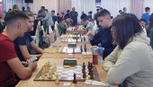 КАДЕТСКО-ОМЛАДИНСКИ ФЕСТИВАЛ НА 64 ПОЉА: У Параћину почело прво такмичење у убрзаном шаху (ФОТО)