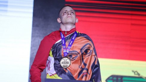 СРПСКИ ПОНОС: Николић и Мемић победили нокаутом, радовала се и Сара Ћирковић