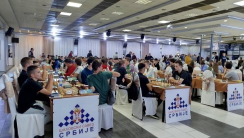 ŠAHOVSKI FESTIVAL U PARAĆINU: Počelo prvenstvo u standardnom šahu (FOTO)