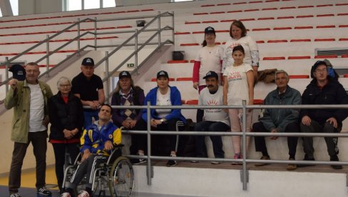 ZORA SPAS OD MRAKA: Većina invalida u Lapovu zatvorena u četiri zida, pomažu im volonteri , organizuju radionice
