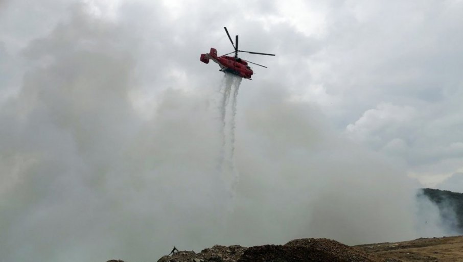 MUP UPUTIO HELIKOPTERE KA UŽICU: Gase požar na deponiji "Duboko" (FOTO)
