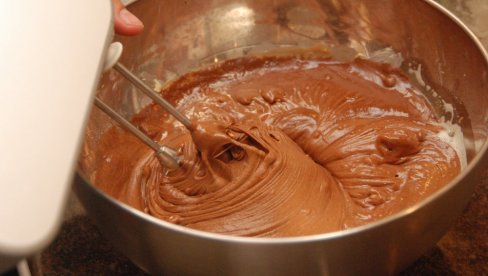 RECEPT ZA NAJBOLJI KAKAO KREM ZA TORTE I KOLAČE: Lako se pravi i nisu vam potrebni posebni i skupi sastojci