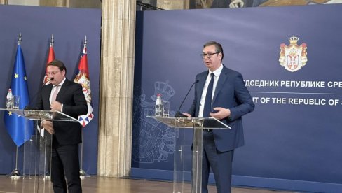 Predsednik Vučić posle sastanka sa Oliverom Varhejijem