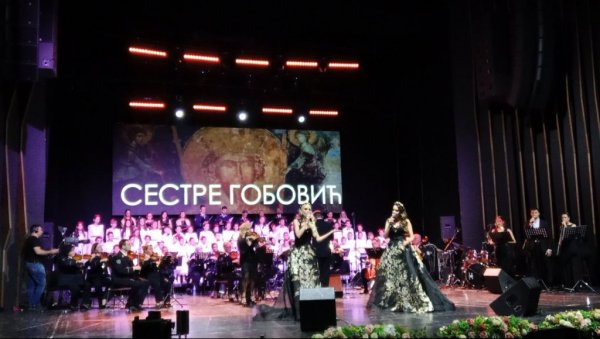 ЛЕПОТА ЈЕ У ТРАДИЦИЈИ: Сестре Гобовић одржале солистички концерт поводом 20 година каријере (ФОТО/ВИДЕО)