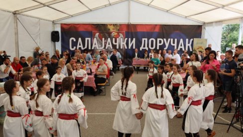 DORUČAK NA SALAJCI:  Gradonačelnik Novog Sada na tradicionalnom okupljanju
