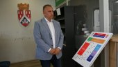 Општина Нови Београд поставила тактилну таблу и индукциону петљу за особе са оштећеним видом и слухом