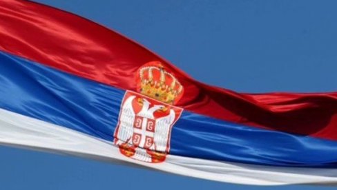 OVO JE ZASTAVA ČASTI I SLOBODE Vučić poslao snažnu poruku: Poneo sam je sa sobom u zgradu UN, braniću je i čuvati (FOTO)