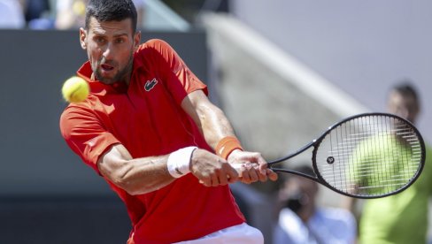 ОН ЈЕ МОЈ ИДОЛ: Нико не обожава Ђоковића као млади Аргентинац (ФОТО)