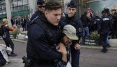 ХАОС У ПРАИЗУ: Више од 170 климатских активиста ухапшено због насилног протеста у Паризу (ФОТО)