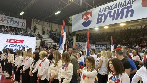“ACO, SRBINE” Ori se hala u Čačku - Sve spremno za doček predsednika Vučića (VIDEO)
