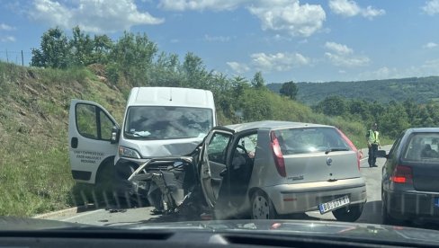 ИМА ПОВРЕЂЕНИХ: Саобраћајна несрећа на путу Бор - Селиште, сударила се два возила