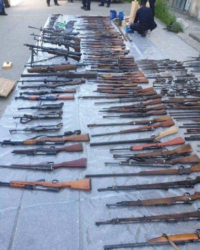 PIŠTOLJ NAĐEN I KOD POLICAJCA: Detalji rekordne zaplene oružja u Crnoj Gori, otkriven i ručni bacač (FOTO)