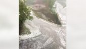 JAKO NEVREME U REGIONU: Grad načinio ogromnu štetu, meštani strahuju od poplava (VIDEO)