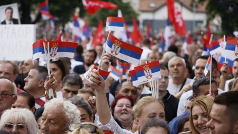 ACO SRBINE! Ogroman aplauz za Vučića u Valjevu (VIDEO)
