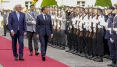 МАКРОН ЗАПОЧЕО ПОСЕТУ НЕМАЧКОЈ: Прва посета председника Француске после 24 година