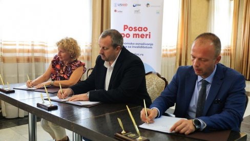 ЗА ПОЈЕДИНЦЕ И КОМПАНИЈЕ 20.000 ДОЛАРА: У Крагујевцу основан Фонд за подршку запошљавања особа са инвалидитетом