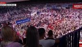 TRESLA SE HALA RANKO ŽERAVICA: Pogledajte momenat kada je Vučić izašao na binu (VIDEO)