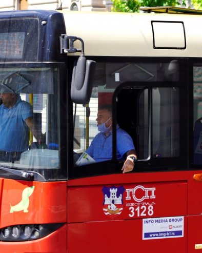 EVO NEČEG LEPOG IZ BEOGRADA! Prizor iz gradskog autobusa oduševio mreže! (FOTO)