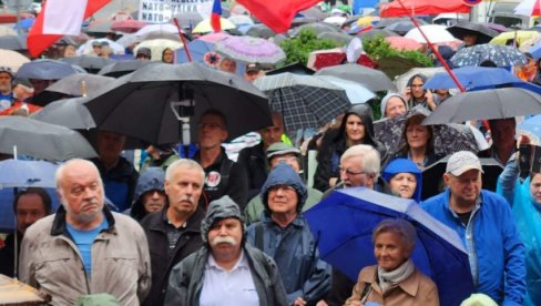 SLOBODA ZA STARU EVROPU NE POSTOJI: Protest u Pragu protiv vojne podrške Ukrajini