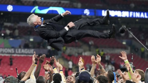 ИСТОРИЈСКИ ПОТЕЗ МАДРИЂАНА! Анћелоти је бивши, ево кога је Реал Мадрид данас поставио за новог тренера