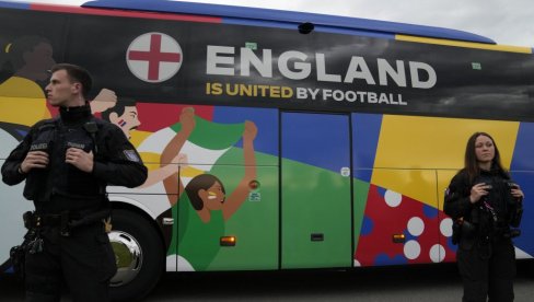 ДОКЛЕ ИДЕ БОЛЕСТ ЕНГЛЕЗА! Е, сада им и ово смета пред меч са Србијом