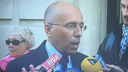 KRIZA NA FANCUSKOJ POLITIČKOJ SCENI: Sjoti izbačen iz stranke, predsednik republikanaca preti tužbom