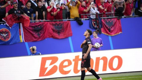 SRAMOTNA PROVOKACIJA ŠIPTARA: Momci, Kosovo je naše, igrajte fudbal