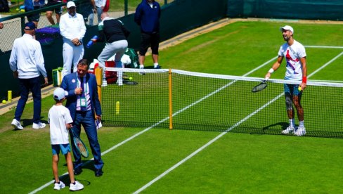 GENI SU ČUDO: Đokovićev naslednik oduševio publiku na Vimbldonu (VIDEO)