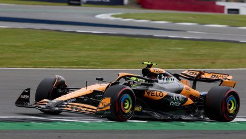 У СТАРТУ ПОКАЗАО ЗУБЕ: Норис најбржи на првом тренингу у Силверстону