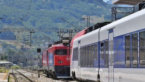 EVO ZAŠTO KASNE VOZOVI: Oglasila se Železnica Srbije