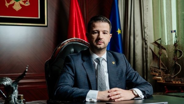 МИЛАТОВИЋ УПУТИО ПРЕДЛОГ МАКРОНУ: Да Црна Гора буде домаћин Самита Европске политичке заједнице МИЛАТОВИЋ УПУТИО ПРЕДЛОГ МАКРОНУ: Да Црна Гора буде домаћин Самита Европске политичке заједнице