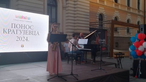 KRAGUJEVAC AFIRMIŠE NAJBOLJE UČENIKE: Diplomu Ponos Kragujevca ove godine dobilo je 354 učenika