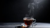 НАПРАВИТЕ САМИ ЦРНИ ЧАЈ: Савршен јутарњи напитак, комбинација јаке ароме и млека