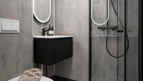 STAKLO TUŠ KABINE ĆE ZASIJATI NEVEROVATNIM SJAJEM: Poprskajte ga ovim rastvorom i očistite mrlje od kamenca za tren oka