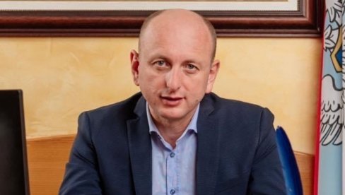 НАЈБОЉЕ ДА СЕ СВИ ПРЕСЕЛИМО У ВИНКОВЦЕ Кнежевић: Ако ће Хрвати да нам састављају владу, да одемо у Сабор, па нека је тамо изаберу