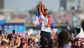 A MISLILI SMO DA GA SAMO MI VOLIMO... Ovako je arapski komentator ispratio trenutak kada je Novak Đoković osvojio olimpijsko zlato (VIDEO)