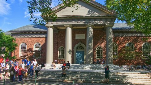 KAMPUS JE POSTAO BASTION ANTISEMETIZMA: Jevrejski studenti podneli tužbu protiv Univerziteta Harvard zbog antisemitizma