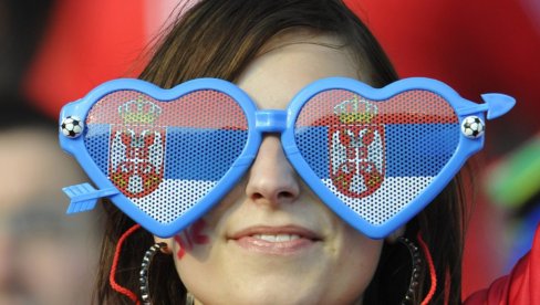 ПАТРИОТСКИ ТИКЕТ: Ватерполисти се боре за нову медаљу, Хук трибине у Крагујевцу...