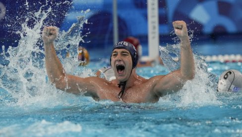 ДЕЛФИНИ ПОТАПАЈУ ГРКЕ И  УЗИМАЈУ БРОНЗУ: Ватерполисти Србије имају шампионски менталитет