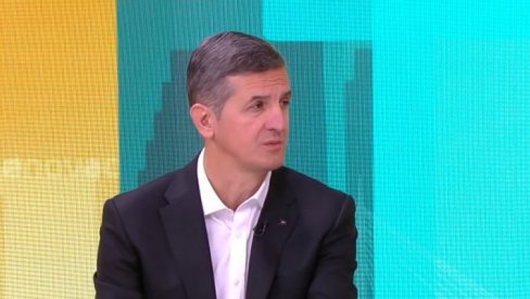 I BLOKADERI MEĐU ADVOKATIMA PRIZNAJU: LJudi se već danas masovno interesuju za Vučićev zakon Svoj na svome